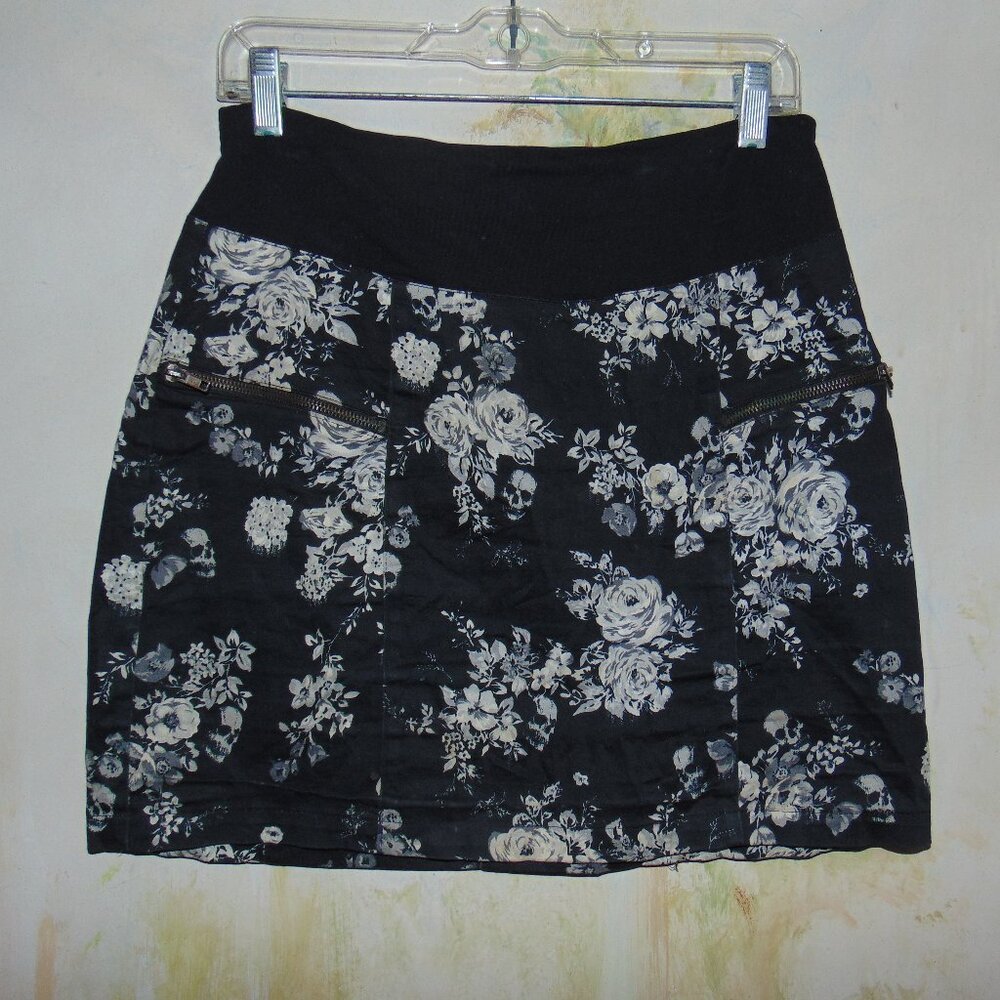 Zara TRF Skirt Short Mini Casual Zip Pocket Whimsigoth Skeleton Floral Black 8